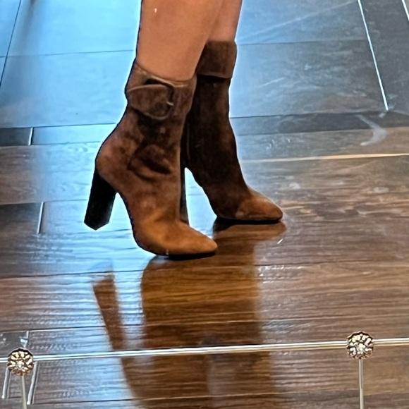 Saint Laurent Suede Booties - sz 5 - Picture 6 of 6